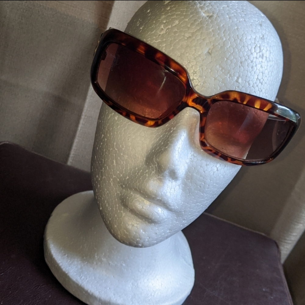 Liz Claiborne tortoise rectangular sunglasses